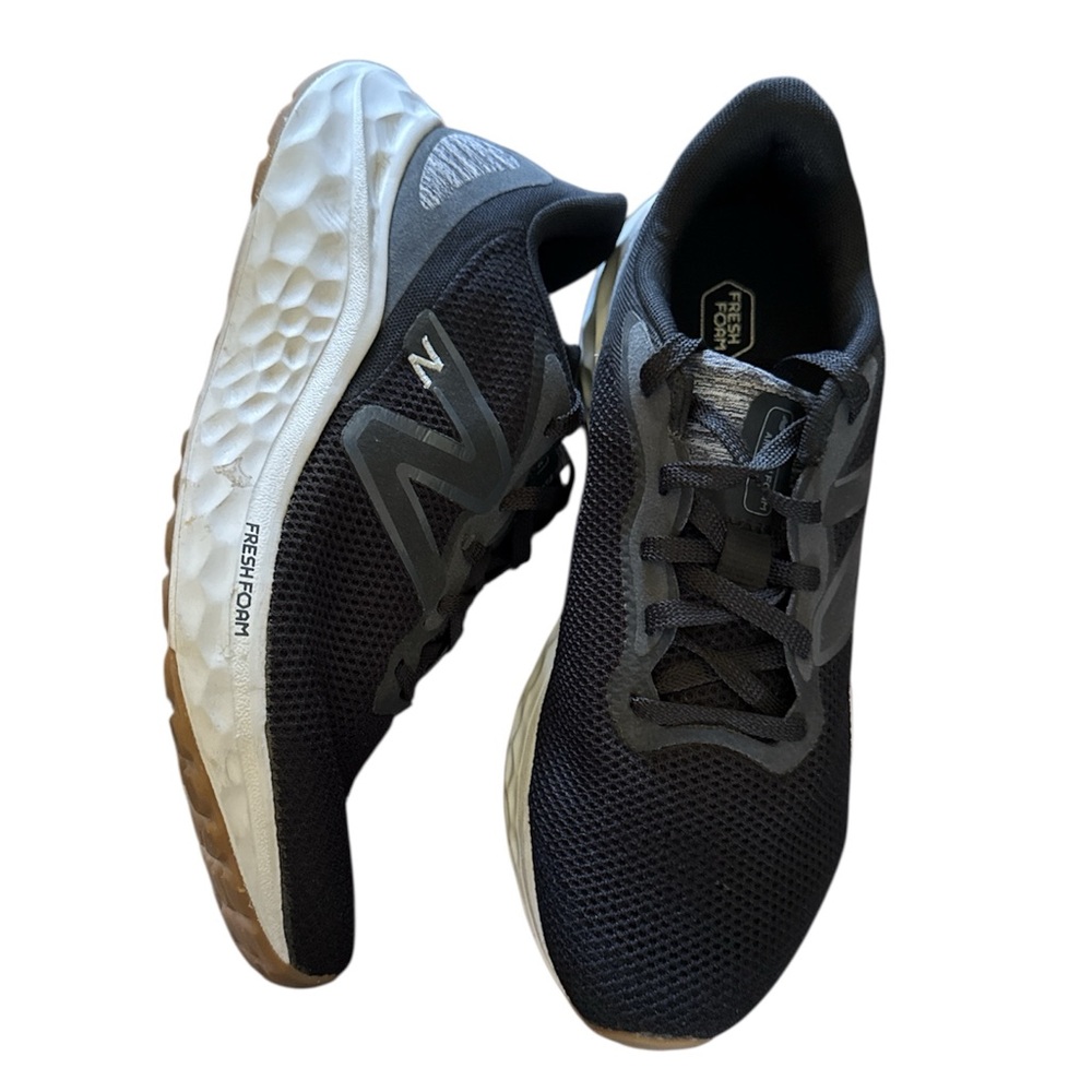 New Balance Mens MARISEK4 Black Athletic Sneakers size 8 M